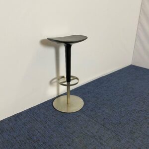 Arper Babar kruk, hoogte verstelbaar, zwart/chroom