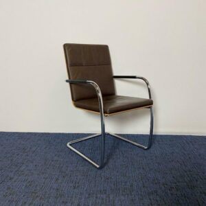 Vergaderstoel Thonet S61