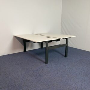 Bench bureau Ahrend Balance (slinger), 160 x 170 cm.
