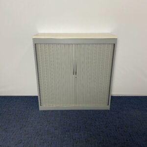 Roldeurkast Kembo, H123 x B120 x D45 cm.