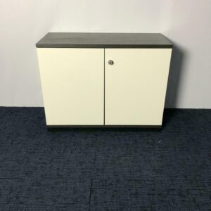 Klapdeurkast Sedus, H77 x B100 x D44 cm.