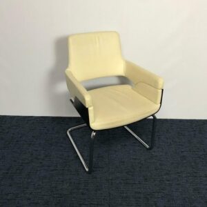 Vergaderstoel Thonet S841V, rondom leder