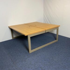 Bench bureau Ahrend (slinger), 180 x 185 cm.