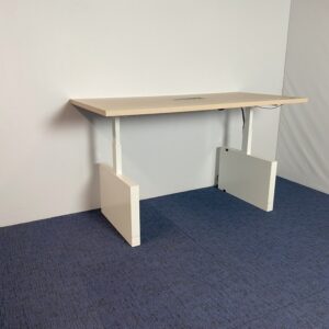 Vergadertafel zit/sta Voortman (elektrisch, incl. fliptop), 200 x 100 cm.