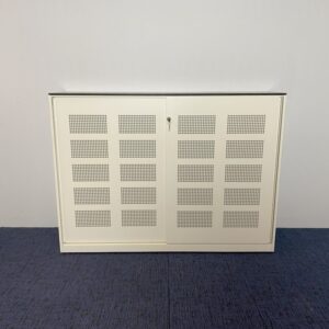 Schuifdeurkast Ahrend (akoestisch), H120 x B160 x D45 cm.
