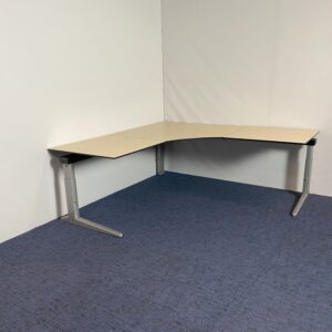 Hoekbureau Ahrend Essa, 200 x 200 cm.
