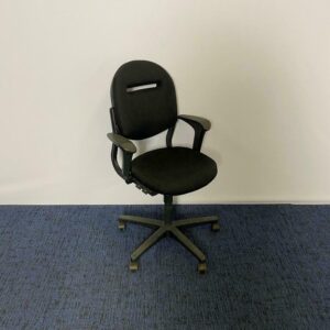 Bureaustoel Ahrend 220, nieuw zwart gestoffeerd