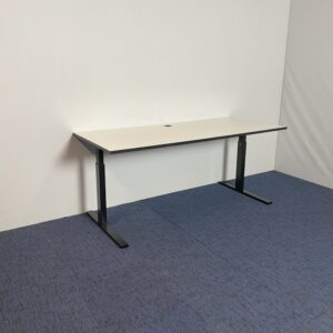 Bureau Unifor, 180 x 80 cm.