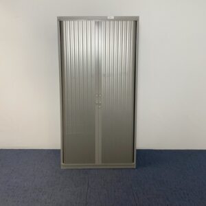 Roldeurkast Steelcase (extra gebruikssporen), H197 x B100 x D60 cm.