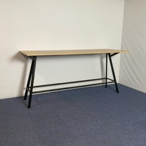 Hoge vergadertafel, 240 x 90 cm.