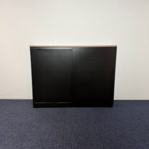 Schuifdeurkast Unifor (akoestisch), H122 x B160 x D46 cm.