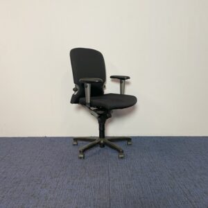 Bureaustoel Comforto 77, nieuw zwart gestoffeerd