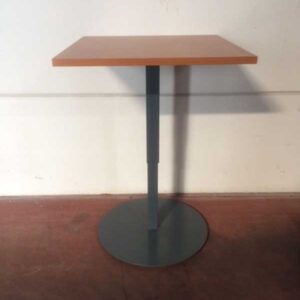 Vergadertafel, nieuw blad naar keuze, antraciet (zit/sta), 80 x 80 cm.