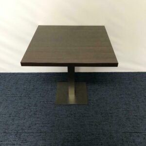 Kantinetafel Porada, 80 x 80 cm.