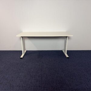 Bureau, 160 x 80 cm.