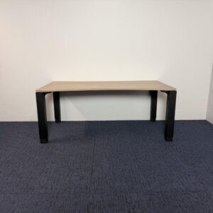 Cockpit bureau, 180 x 95/85 cm.