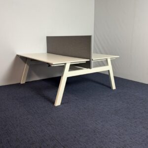 Bench bureau Drentea PiqNiq (slinger), 180 x 170 cm.
