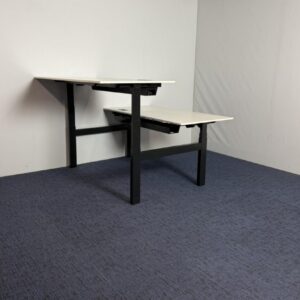 Bench zit/sta bureau Ahrend Balance (elektrisch), 160 x 170 cm.