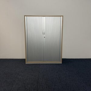 Roldeurkast Palmberg, H156 x B120 x D44 cm.