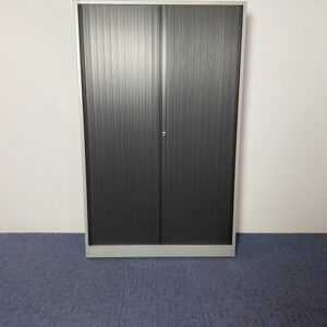 Roldeurkast Ahrend, H195 x B120 x D45 cm.