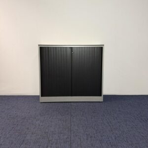 Roldeurkast Ahrend, H120 x B120 x D45 cm.