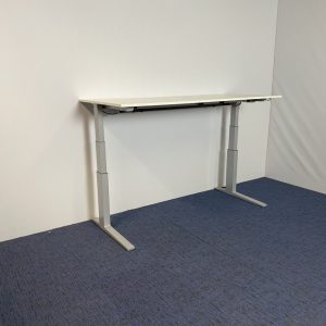 Zit/sta bureau Bene (elektrisch), 180 x 80 cm.