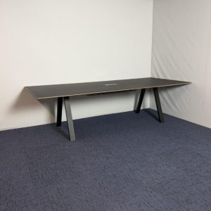 Vergadertafel Ahrend Aero, 280 x 120 cm.
