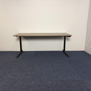 Bureau Ahrend 500 (slinger), 180 x 80 cm.