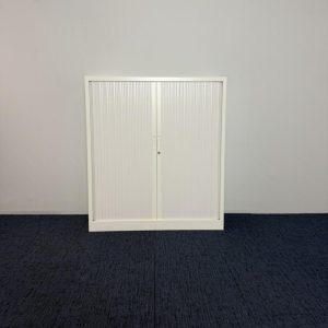 Roldeurkast Robberechts, H135 x B120 x D43 cm.